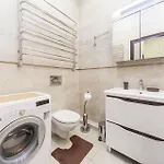 Center, On Deribasovskaya 10