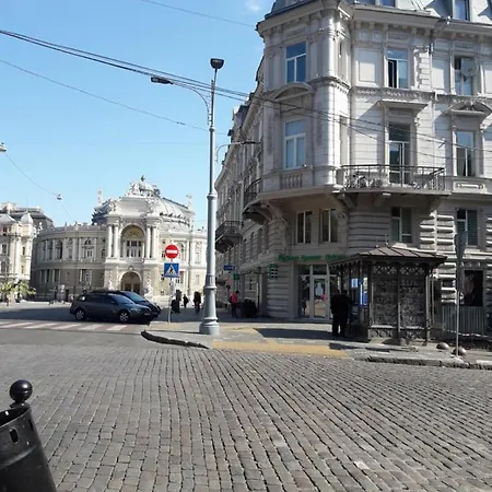 Апартаменты Center, On Deribasovskaya 10
