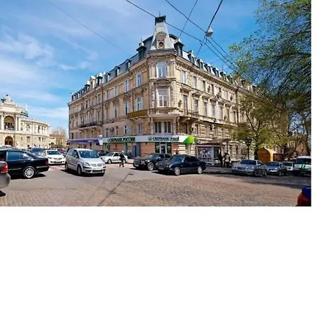 Center, On Deribasovskaya 10