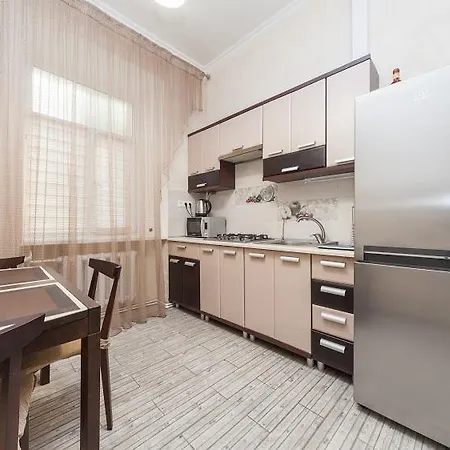 Center, On Deribasovskaya 10 * Odessa