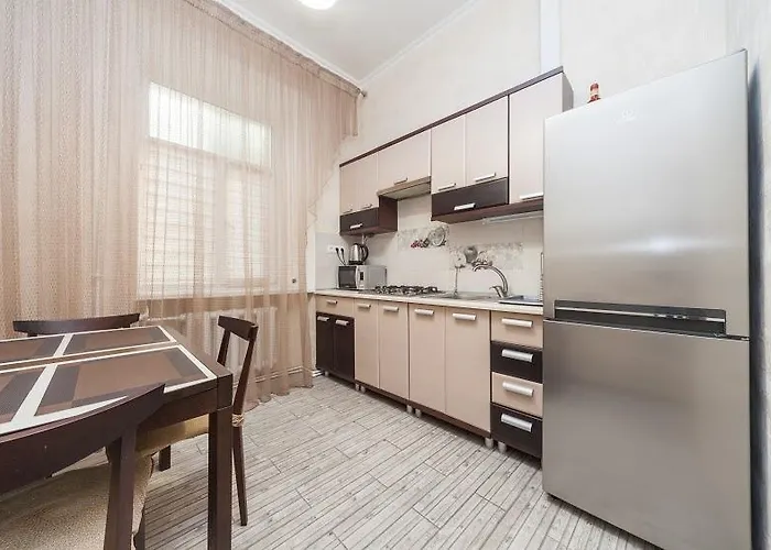 Center, On Deribasovskaya 10 * 敖德萨