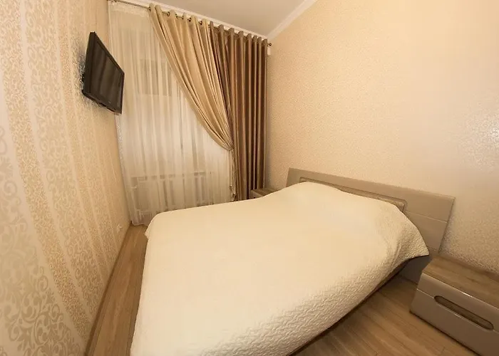 Center, On Deribasovskaya 10