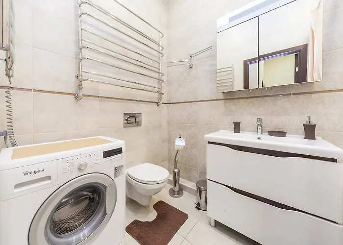 Center, On Deribasovskaya 10